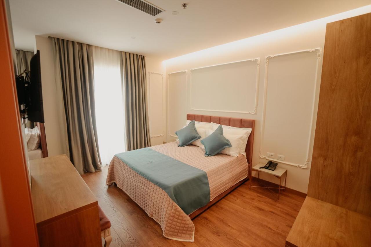 Martiness Hotel Драч Екстериор снимка