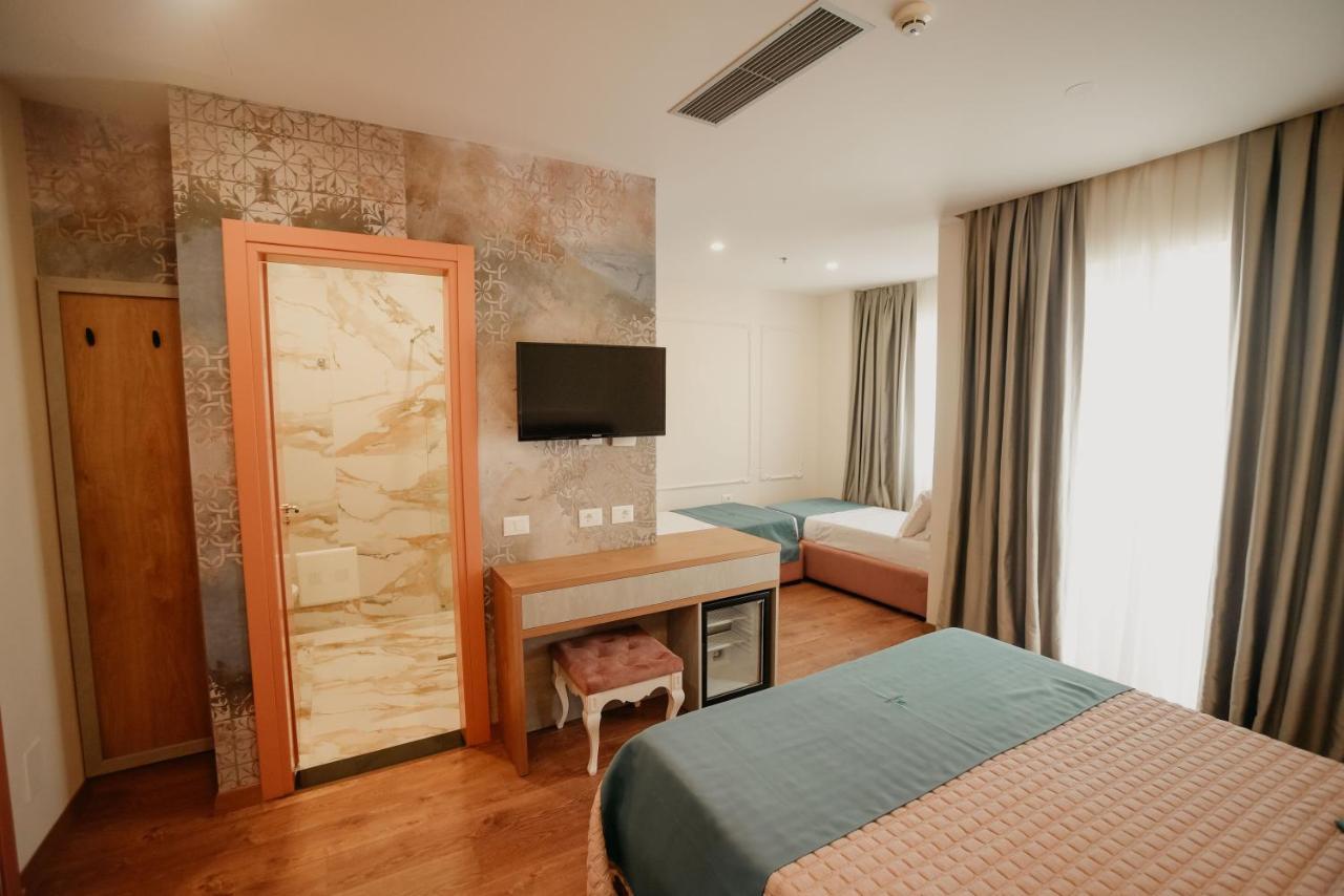 Martiness Hotel Драч Екстериор снимка